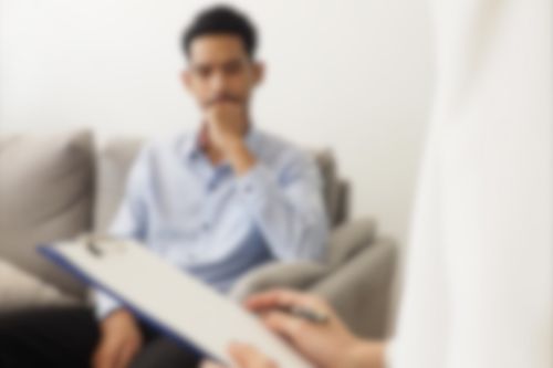 心理咨詢業(yè)亂象 速成證書與高昂收費(fèi)背后的隱憂